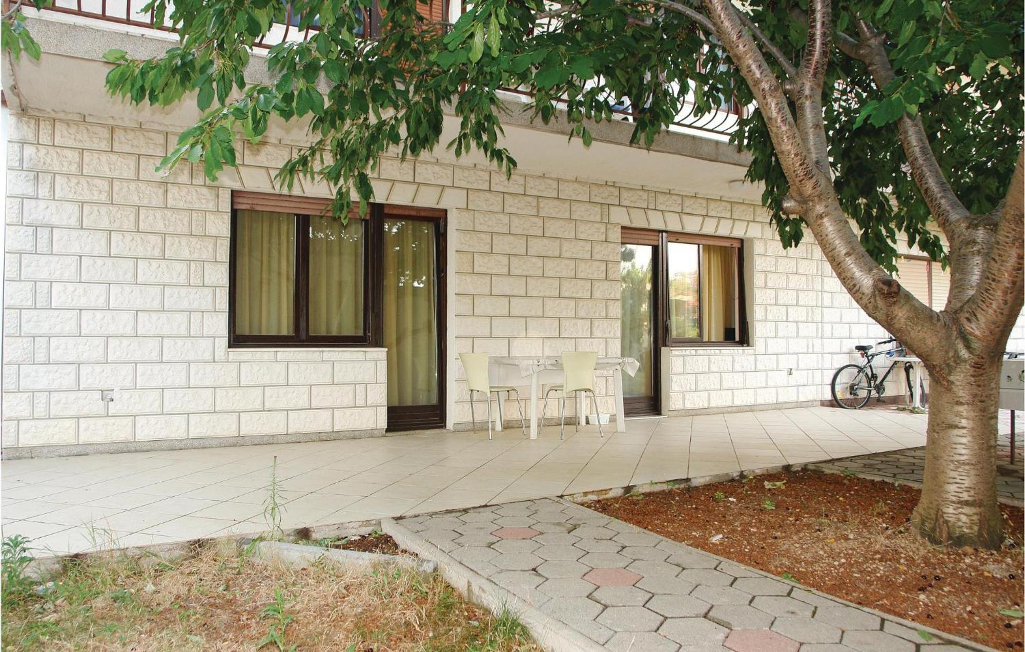 3 Bedroom Gorgeous Apartment In Trogir Buitenkant foto