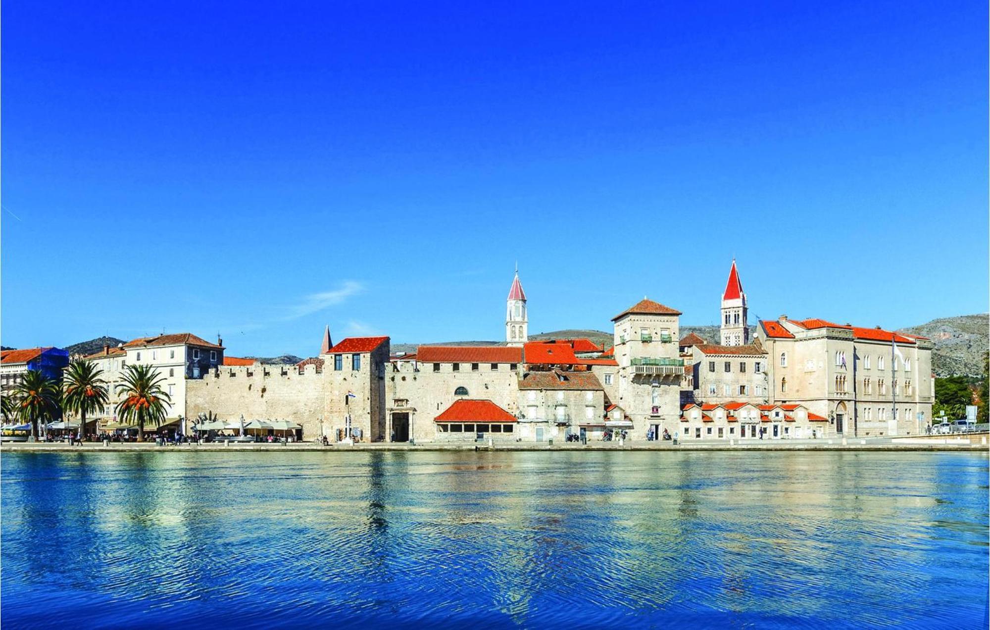 3 Bedroom Gorgeous Apartment In Trogir Buitenkant foto