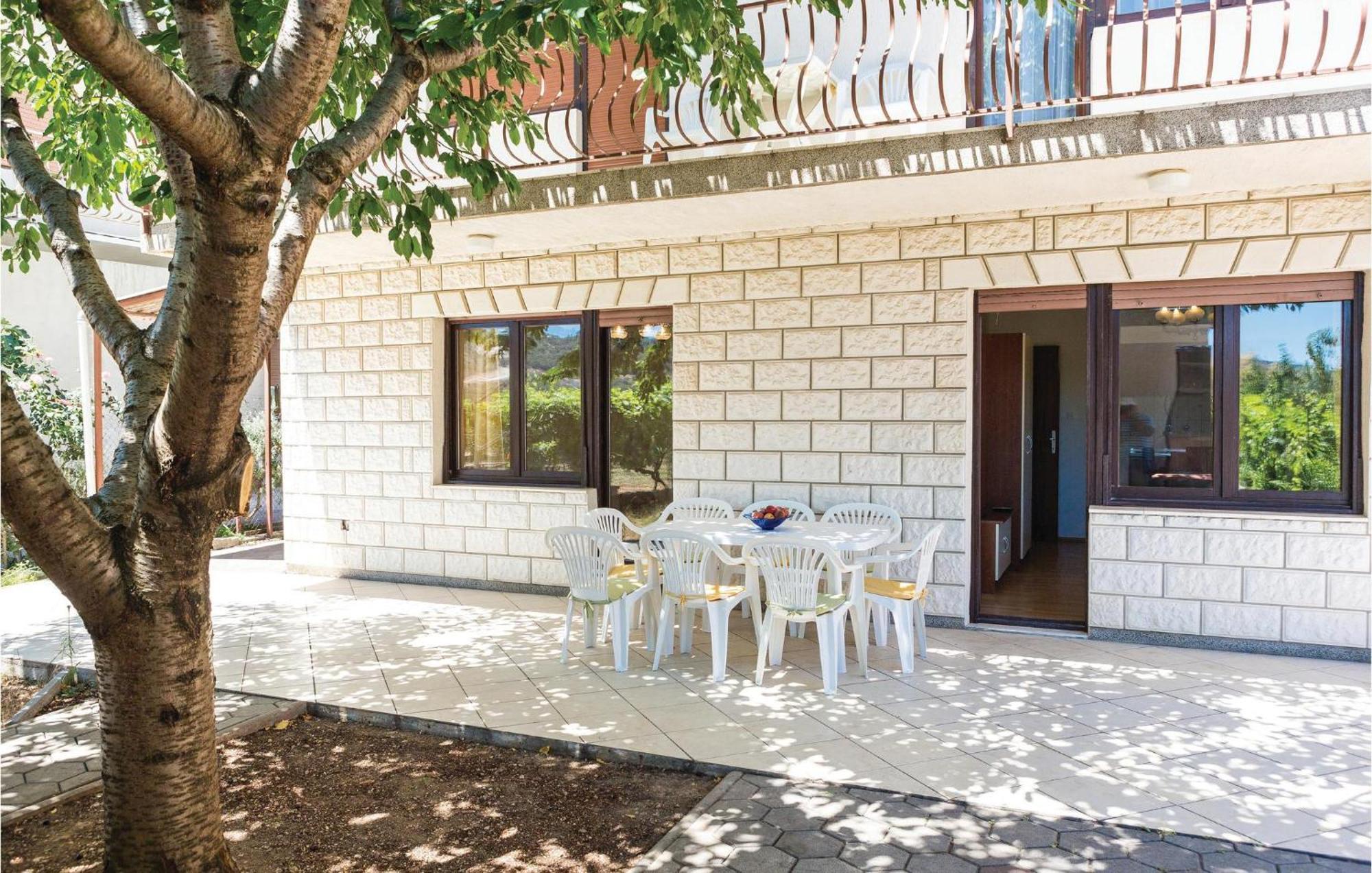 3 Bedroom Gorgeous Apartment In Trogir Buitenkant foto