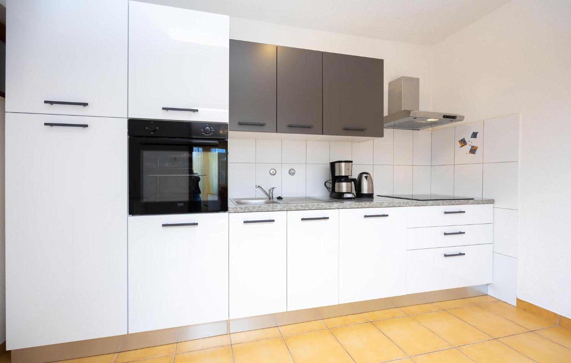 3 Bedroom Gorgeous Apartment In Trogir Buitenkant foto