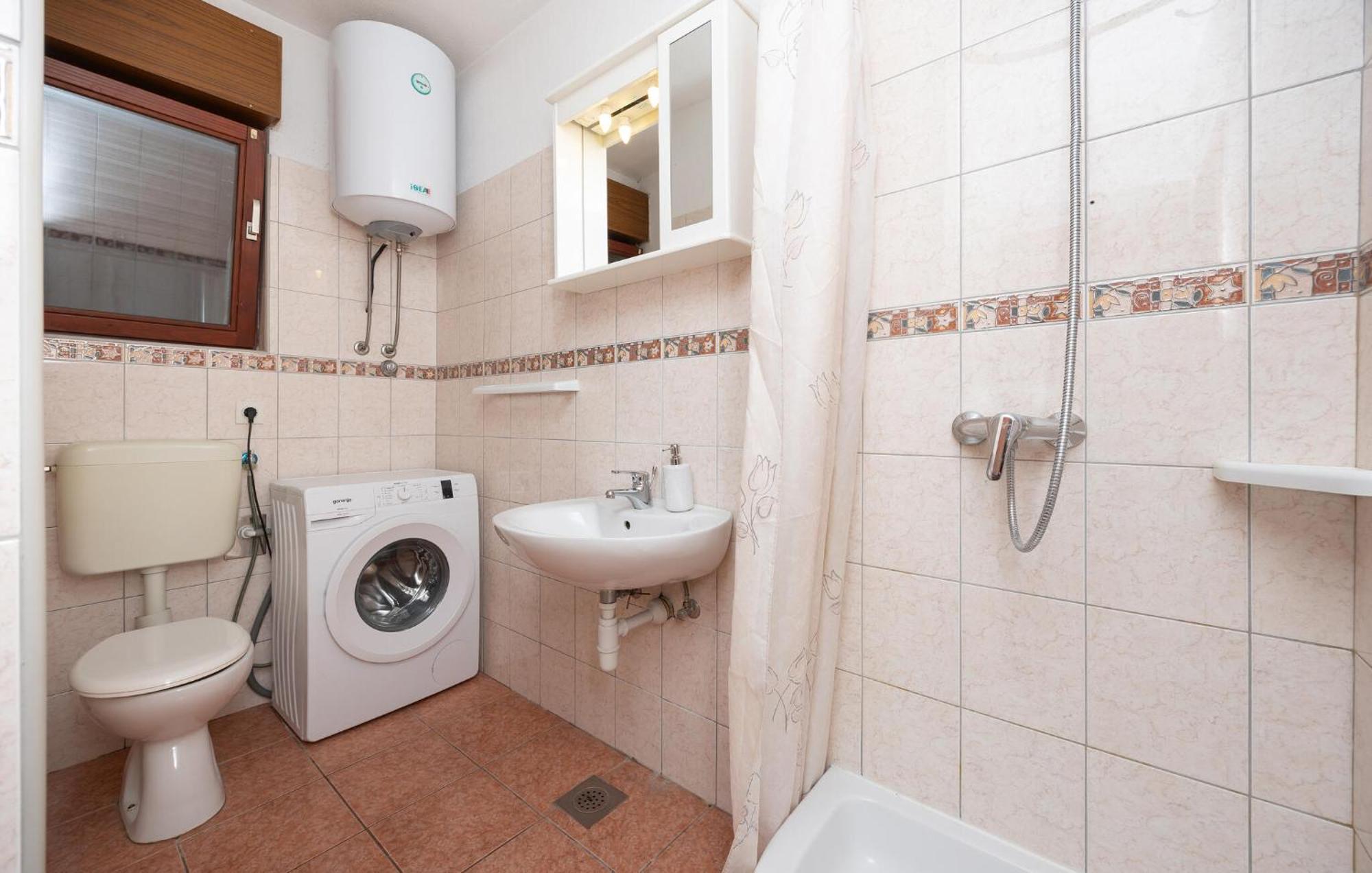 3 Bedroom Gorgeous Apartment In Trogir Buitenkant foto