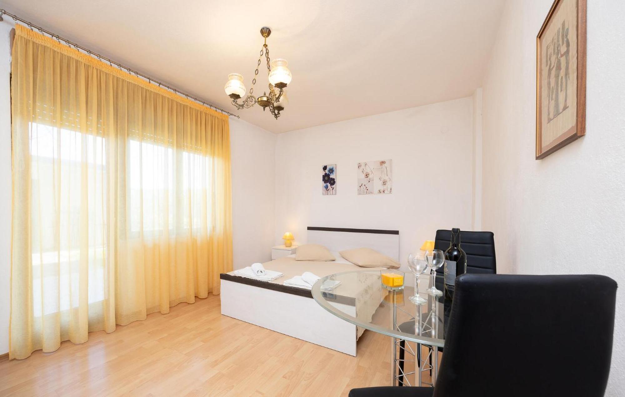 3 Bedroom Gorgeous Apartment In Trogir Buitenkant foto